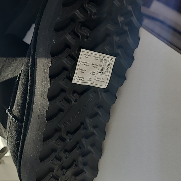 Bearpaw Boots size 8 Brand New - Picture 2 of 5